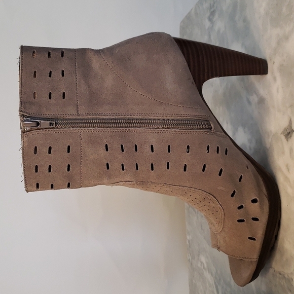 Envy Brown/Beige Throttle Suede Leather Peep-Toe Bootie, Size 9 - Picture 9 of 13